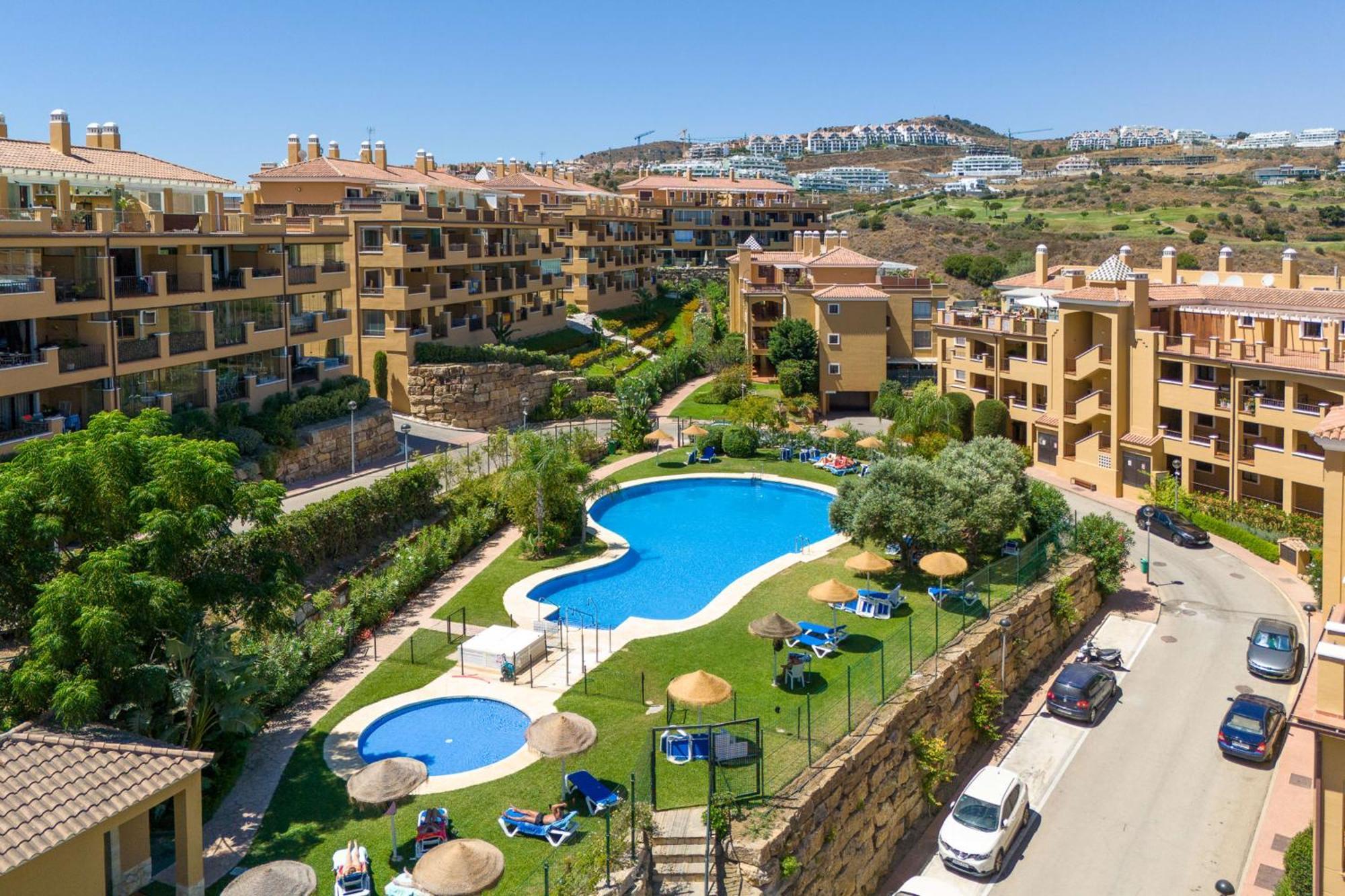 Apartamento 2 Bedroom With Spectacular Views In Hercesa Calanova Golf *